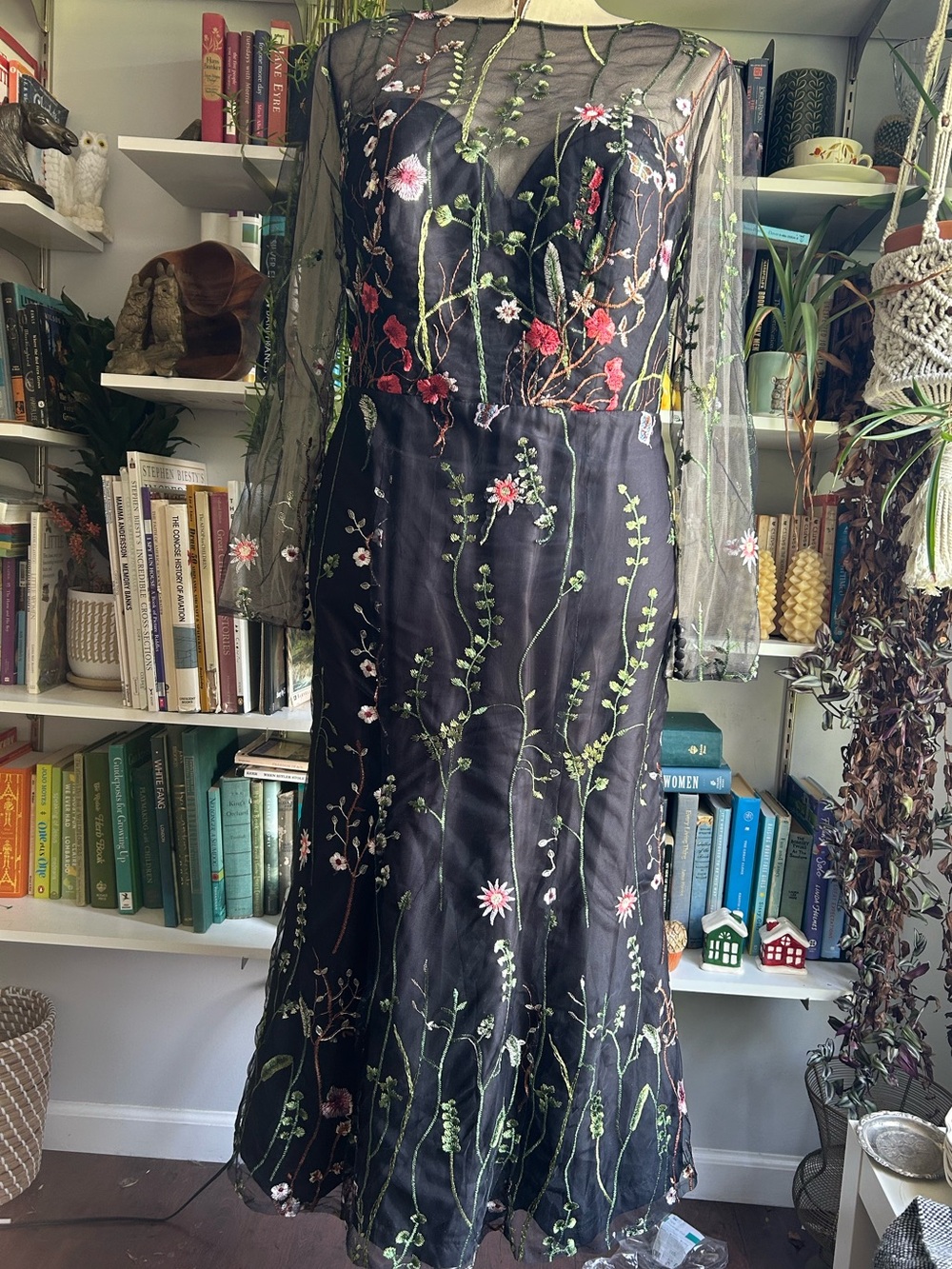 JJ's House Embroidered Floral Mesh Evening Dress Black